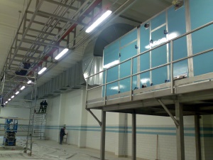 VZT potrubí s otvory pro výustky s HEPA filtry