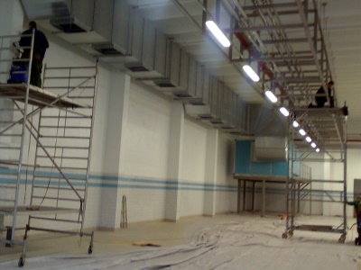 VZT potrubí s otvory pro výustky s HEPA filtry