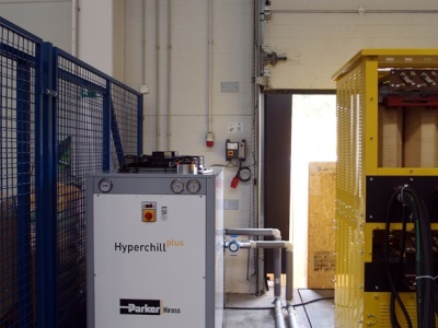 Chladící jednotka ICEP 024 a expanzní nádoba po montáži